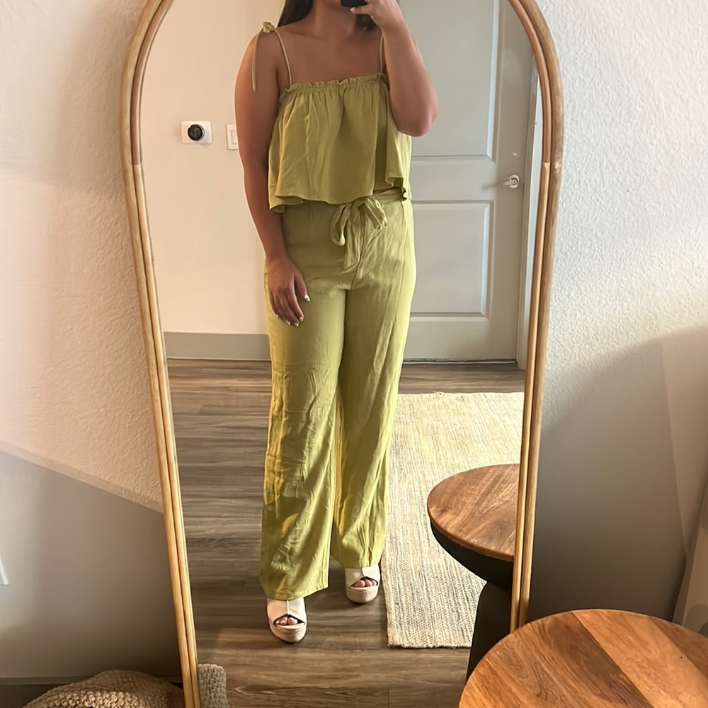 Matching Green Spaghetti Strap Adjustable Set - image 1